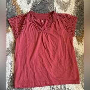 Rust colored eyelet short sleeve shirt/ size small/ loft/ fall top